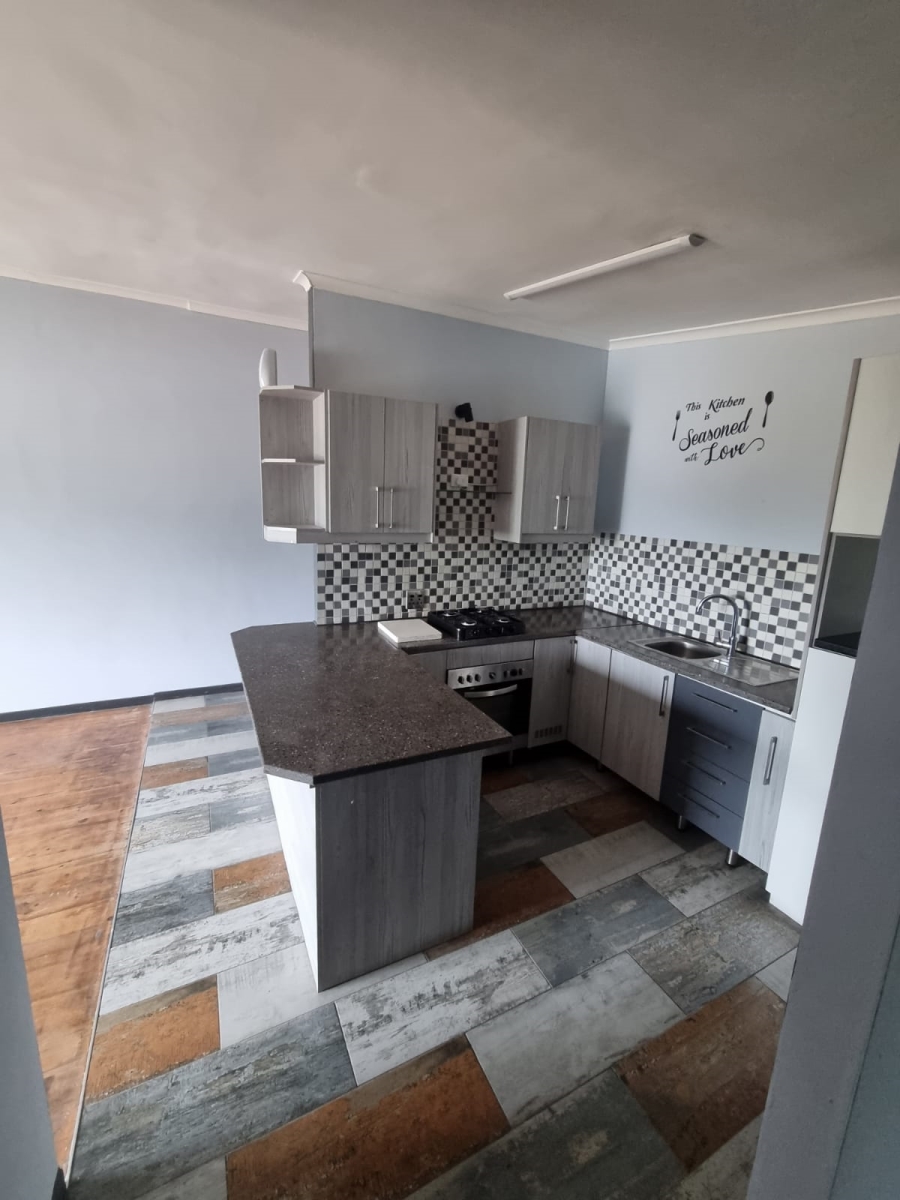 1 Bedroom Property for Sale in Middedorp Western Cape